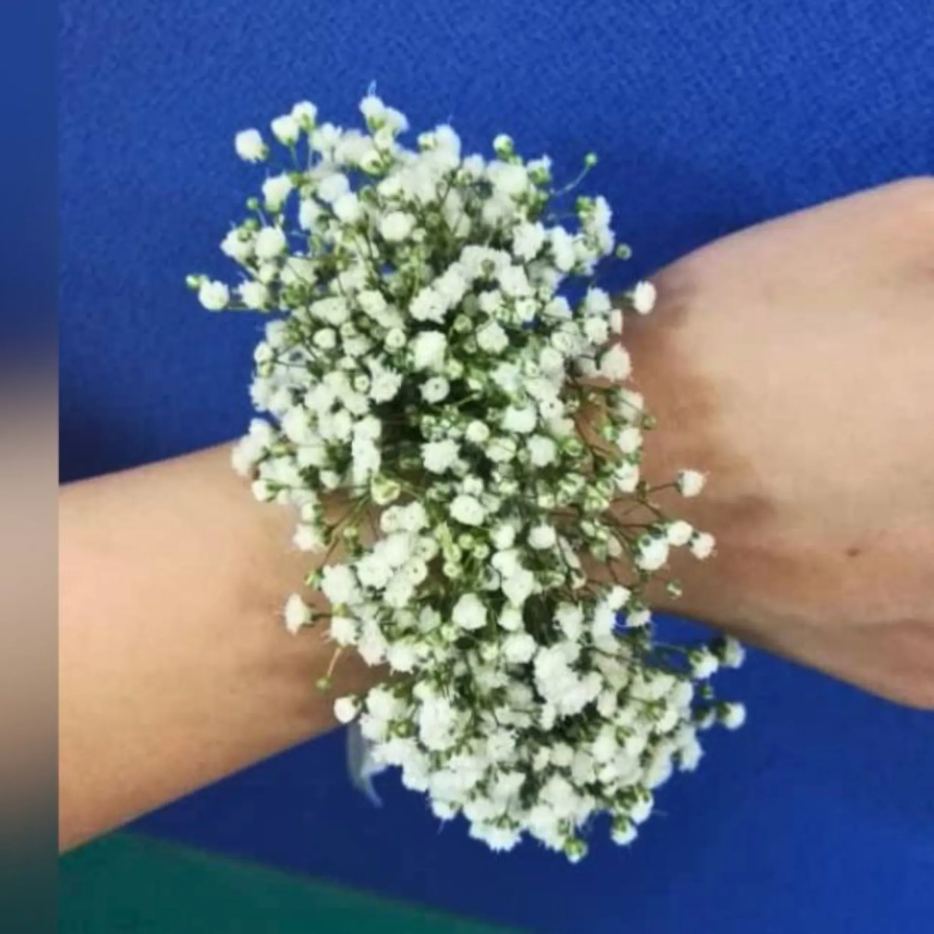Pure Cloudy Wrist Corsage