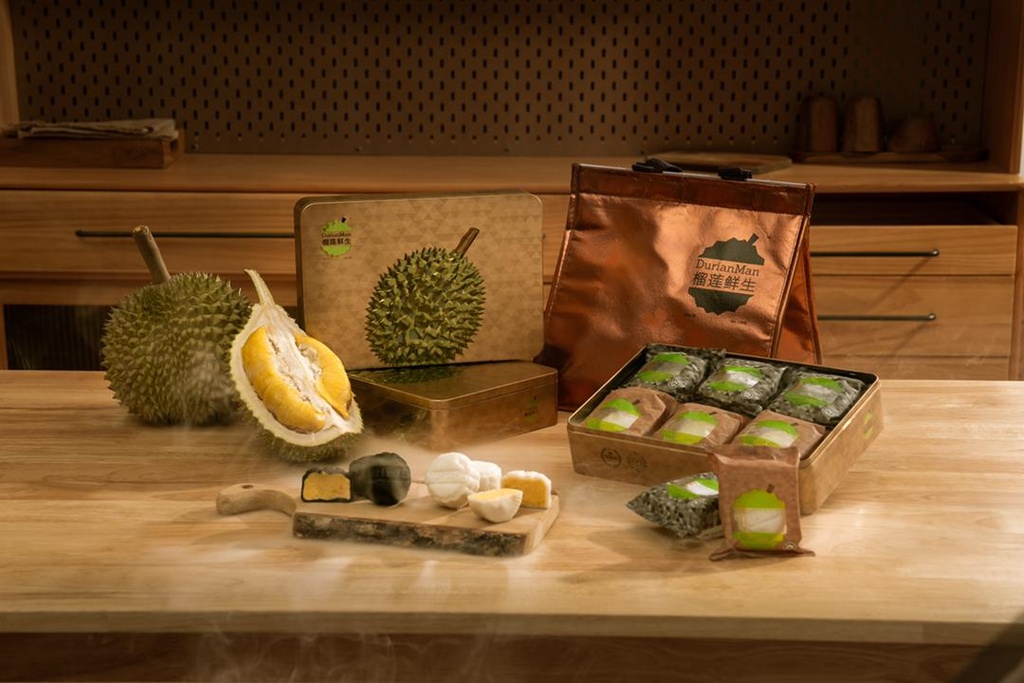 DurianMan Moon Cake Exclusive Box (Musang King 3pcs + Black Thorn 3pcs) — photo 6