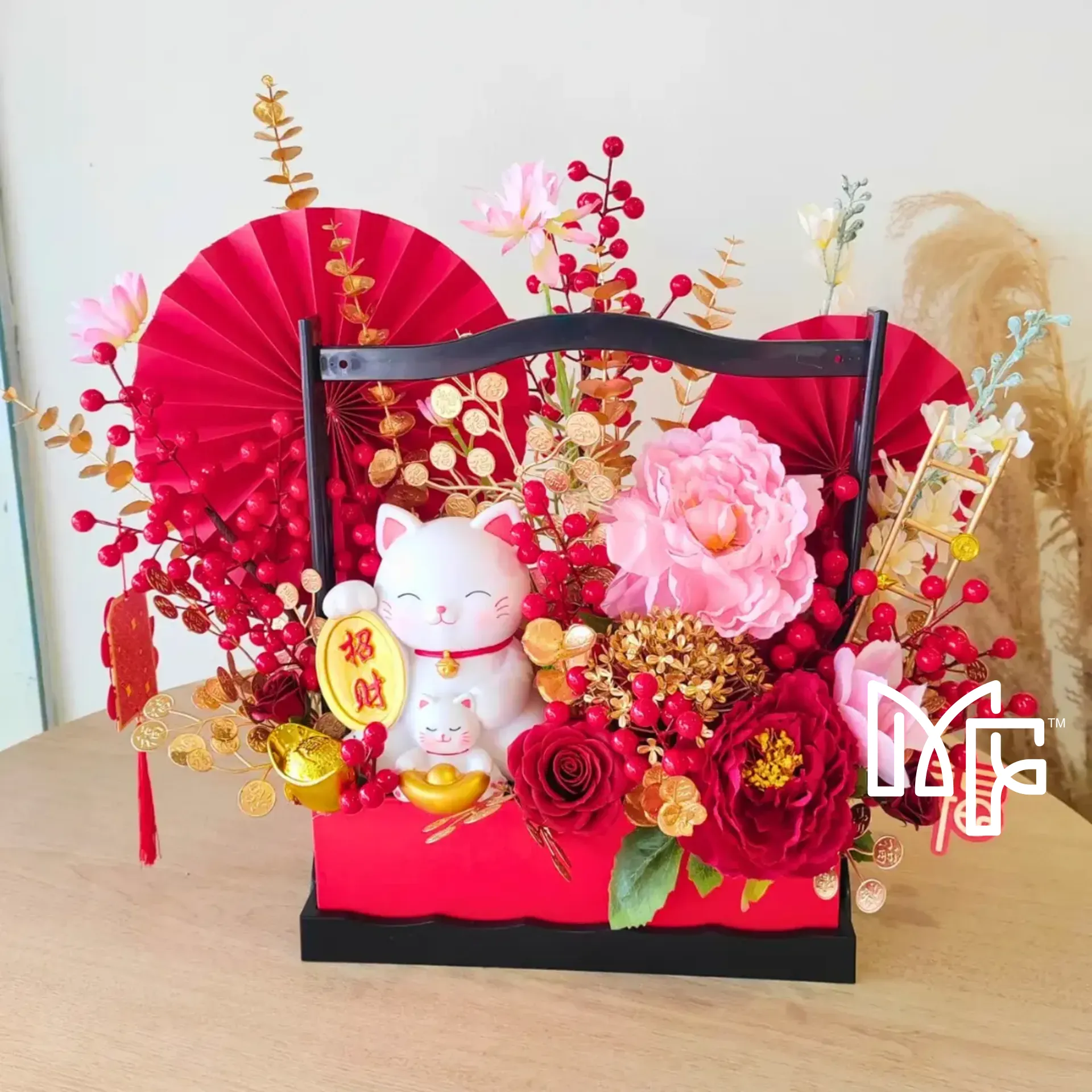 CNY Prosperity Lucky cat Flower Arrangement — photo 3