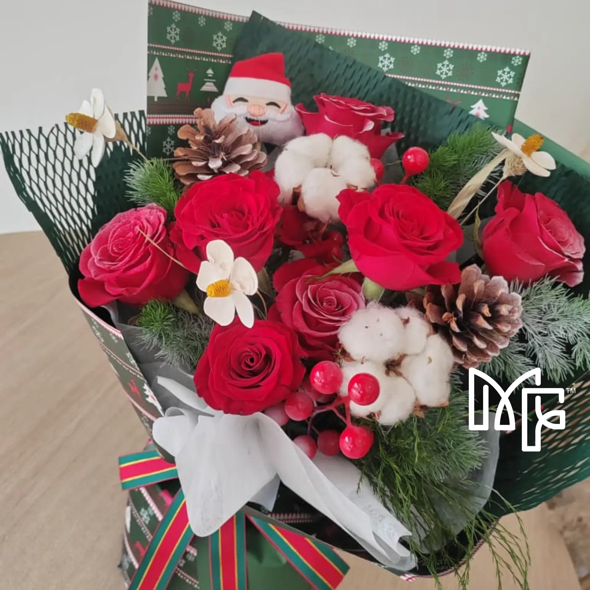 Festive Santa Rose Bliss — photo 3