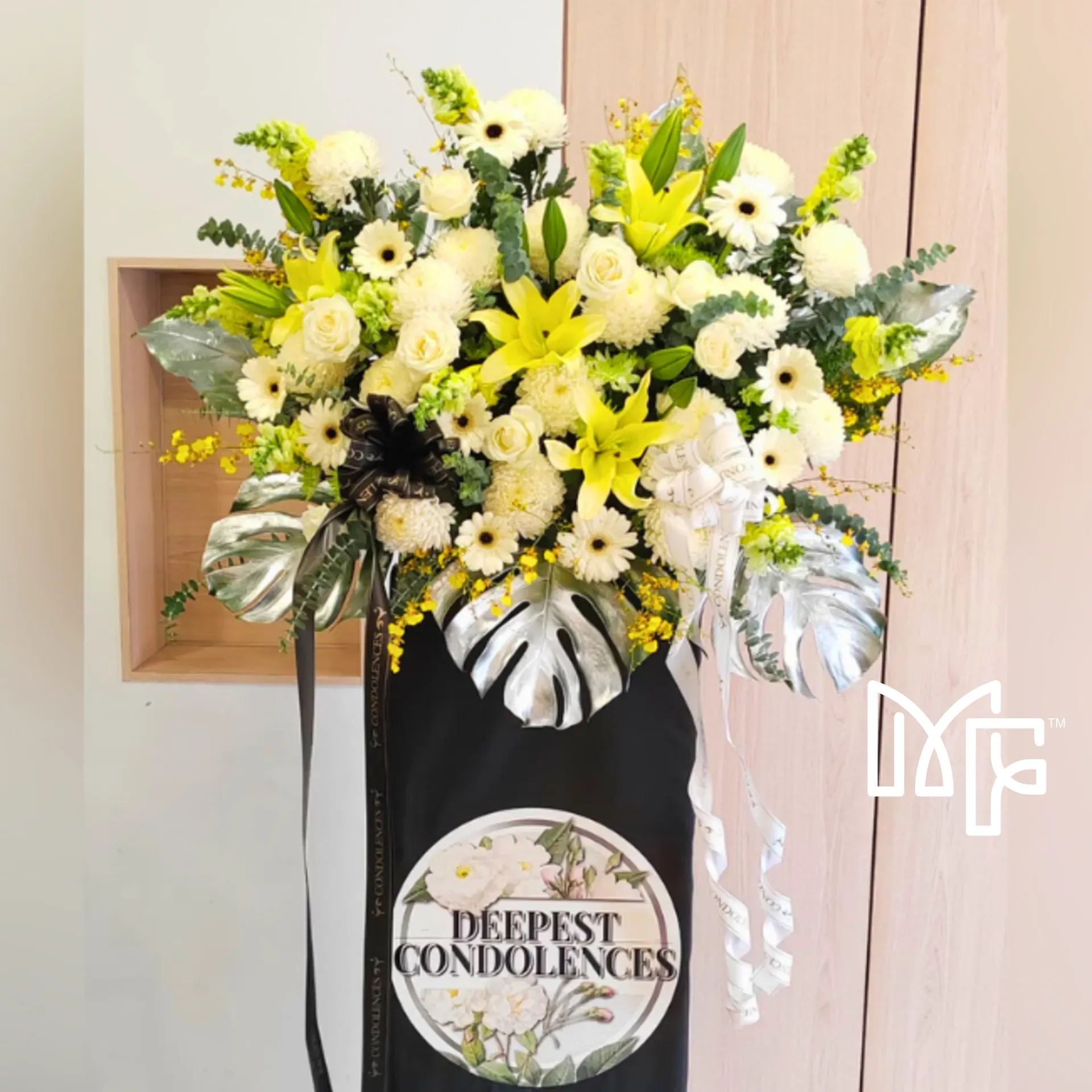 Graceful Farewell Stand