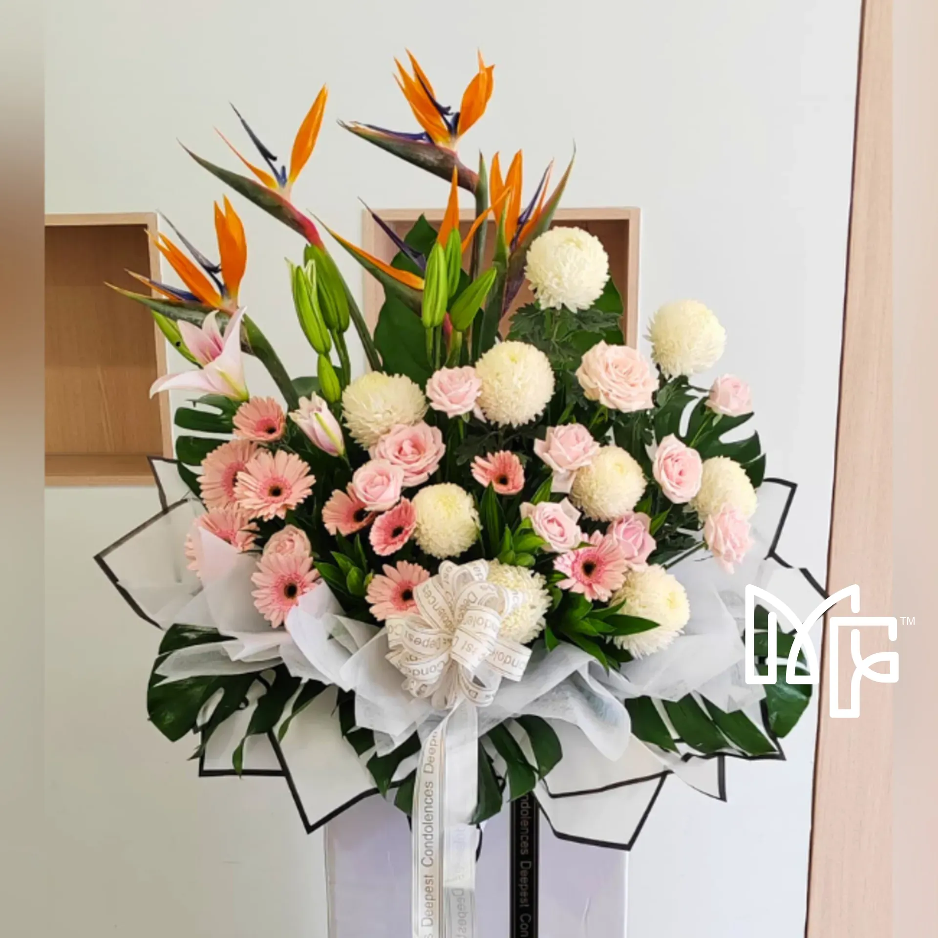 Serene Remembrance Stand
